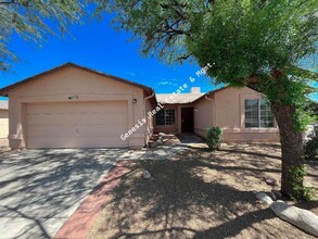 3973 S Apache Well Dr in Tucson, AZ - Foto de edificio - Building Photo