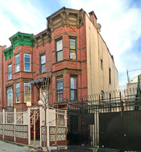 5101 51st St in Brooklyn, NY - Foto de edificio - Building Photo