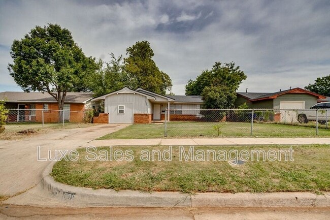 property at 3005 SW 52nd Pl