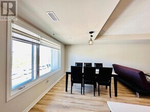 826 Mikinak Rd in Ottawa, ON - Building Photo - Building Photo