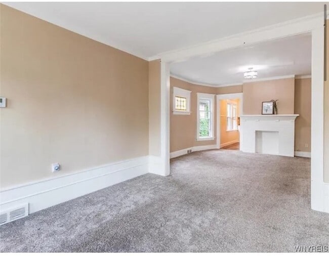 19 Dismonda St in Buffalo, NY - Building Photo - Building Photo