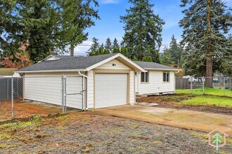 2004 SE 143rd Ave in Portland, OR - Building Photo - Building Photo