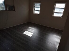 538 State St in North Fort Myers, FL - Foto de edificio - Building Photo