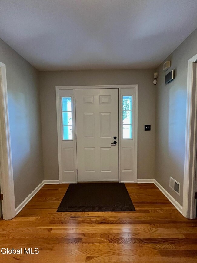 14 Mallard Dr in Rexford, NY - Building Photo - Building Photo