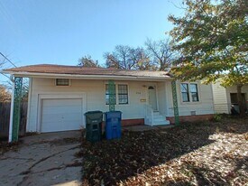 304 E Mid-America Blvd in Midwest City, OK - Building Photo