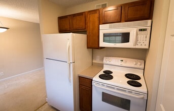 33 Canteberi Ct in Asheville, NC - Building Photo - Building Photo