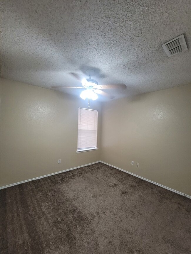 10909 Deauville Cir S in Fort Worth, TX - Building Photo - Building Photo