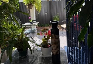 41 SW 31st Ct in Miami, FL - Building Photo - Building Photo