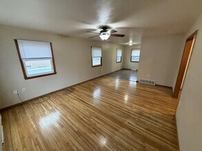 722 13th Ave in Coralville, IA - Building Photo - Building Photo