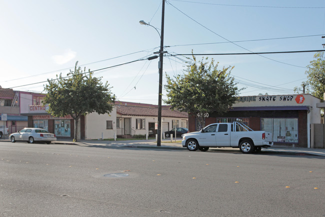 4334 Florence Ave in Bell, CA - Foto de edificio - Building Photo