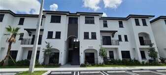 15540 SW 136th St, Unit 204 in Miami, FL - Building Photo