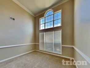 51 Pates Lake Dr in Hampton, GA - Building Photo - Building Photo