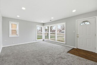 125 Sheffield Dr in Troy, MI - Foto de edificio - Building Photo