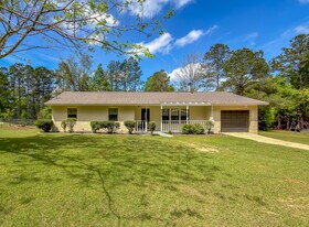8514 Raquel Ln in Tallahassee, FL - Building Photo