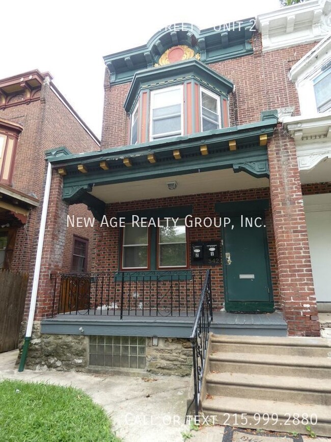 property at 542 E Woodlawn St
