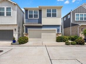 10004 Waving Grain Ln in Houston, TX - Building Photo - Building Photo