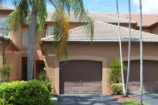 1527 Veracruz Ln in Weston, FL - Building Photo