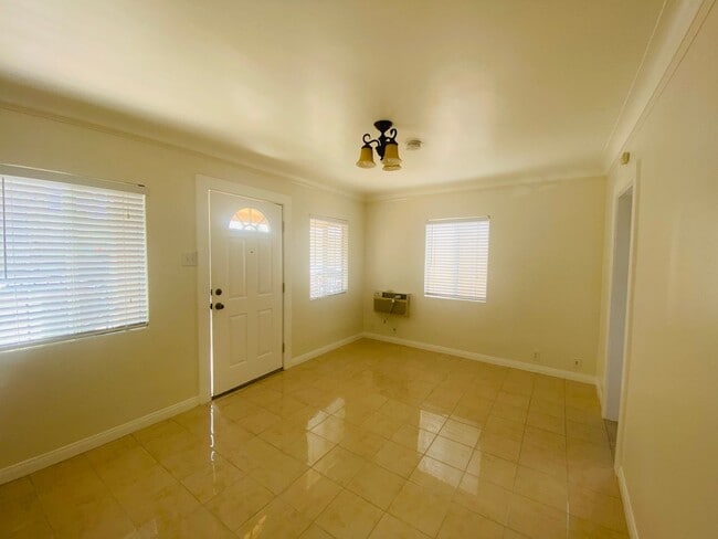 317 N Coronado St in Los Angeles, CA - Building Photo - Building Photo