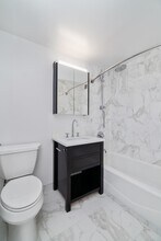 100 Jane St in New York, NY - Foto de edificio - Interior Photo