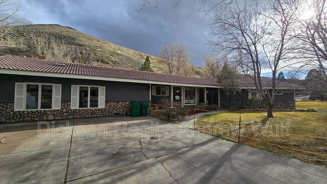 22882 Carriage Dr in Reno, NV - Building Photo - Building Photo
