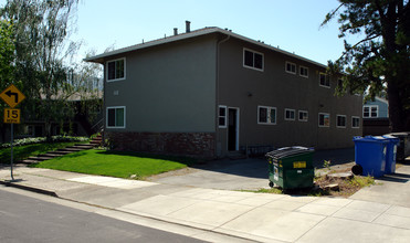 168 Towne Ter in Los Gatos, CA - Building Photo - Building Photo