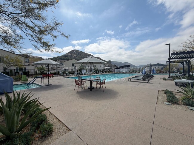 324 Citrine Trl in Fallbrook, CA - Building Photo - Building Photo