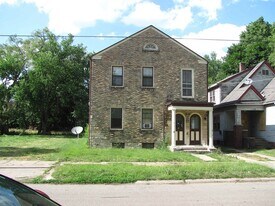1118 16th Ave, Unit 2 in Rockford, IL - Building Photo