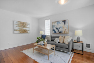 1131 N 93rd St, Unit 3 in Seattle, WA - Building Photo - Building Photo