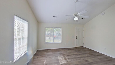 4240 Sunglow Dr in Wilmington, NC - Building Photo - Building Photo