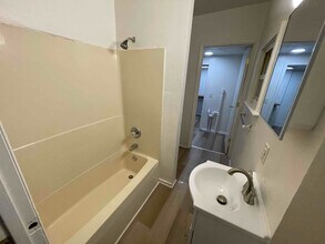608 3rd St, Unit 1 in Jackson, MI - Building Photo - Building Photo