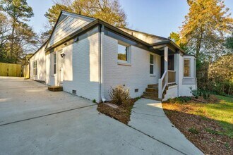 995 Lindbergh Drive NE in Atlanta, GA - Building Photo - Building Photo