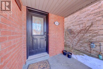 355 Sparrow Cir in Pickering, ON - Building Photo - Building Photo