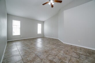 1336 25th Ave SW in Vero Beach, FL - Building Photo - Building Photo