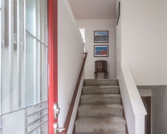 1205 NW Crosby Ave in Oak Harbor, WA - Building Photo - Building Photo