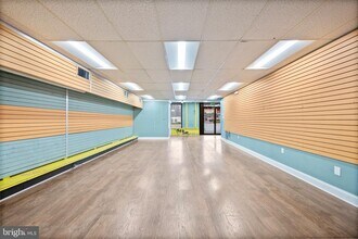 807 Eastern Blvd in Essex, MD - Foto de edificio - Building Photo