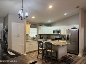 27161 W 12th Ave in Hilliard, FL - Foto de edificio - Building Photo