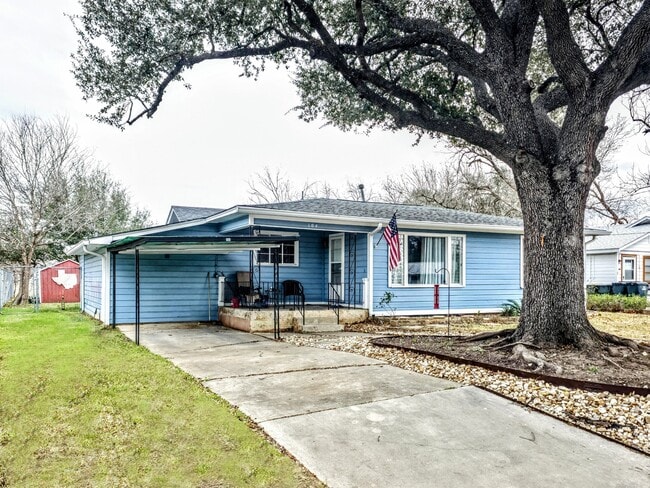 104 Riverside Dr in San Marcos, TX - Building Photo - Building Photo