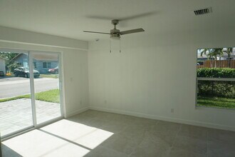 957 Lewis Dr in Riviera Beach, FL - Building Photo - Building Photo