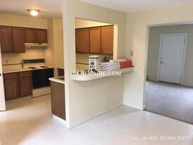 45 Valley View Ln, Unit C in Bangor, ME - Building Photo