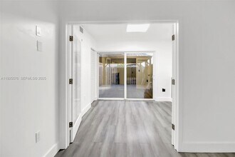 870 SW 129th Pl in Miami, FL - Building Photo - Building Photo