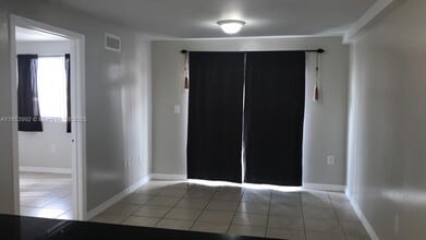2401 NW 23rd St in Miami, FL - Building Photo - Building Photo