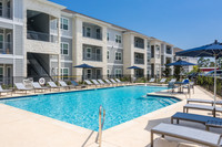 Silverwood at Hackberry Creek in Mont Belvieu, TX - Foto de edificio - Building Photo