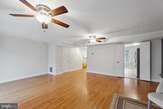 8112 Rhodell Ln in Springfield, VA - Building Photo - Building Photo