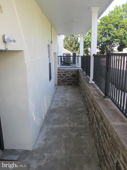 177 Chestnut St-Unit -APT 1 in Spring City, PA - Building Photo