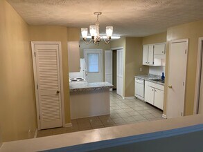 2641 Union Cir in Suwanee, GA - Foto de edificio - Building Photo
