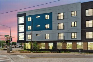 2220 Webberville Rd in Austin, TX - Building Photo