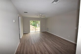935 E McDonald Ave in Eustis, FL - Foto de edificio - Building Photo