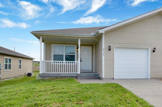 2115 Killdeer Rd in Junction City, KS - Building Photo - Building Photo
