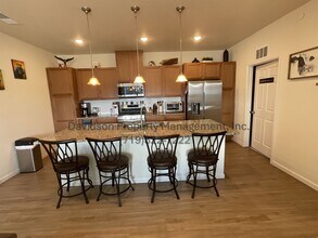 3825 Presidio Point in Colorado Springs, CO - Foto de edificio - Building Photo