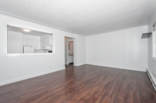 Grandin in Edmonton, AB - Building Photo